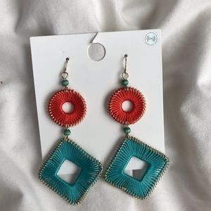 Dangling geometric thread earrings